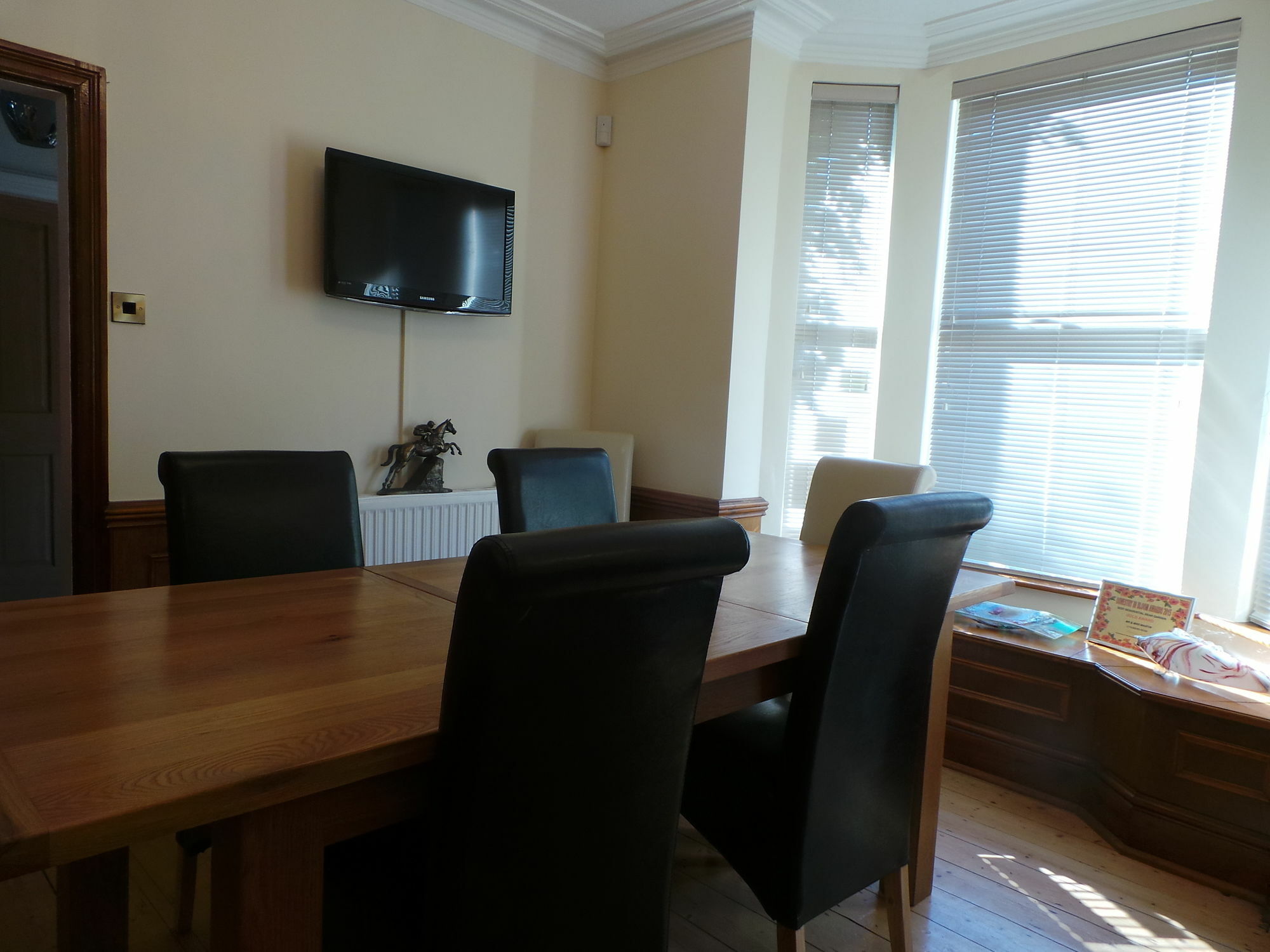 Laurels Bed and Breakfast Όσβεστρι Εξωτερικό φωτογραφία