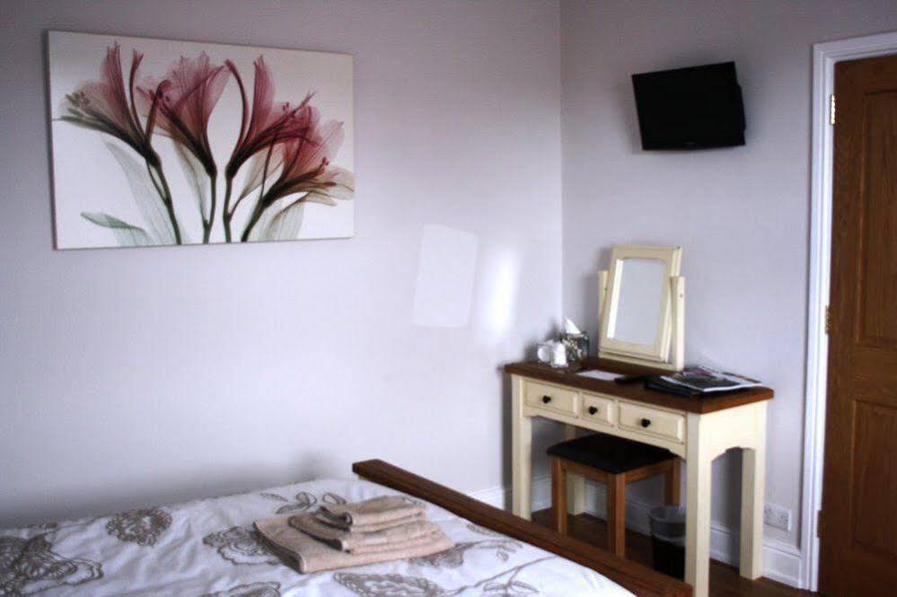 Laurels Bed and Breakfast Όσβεστρι Εξωτερικό φωτογραφία
